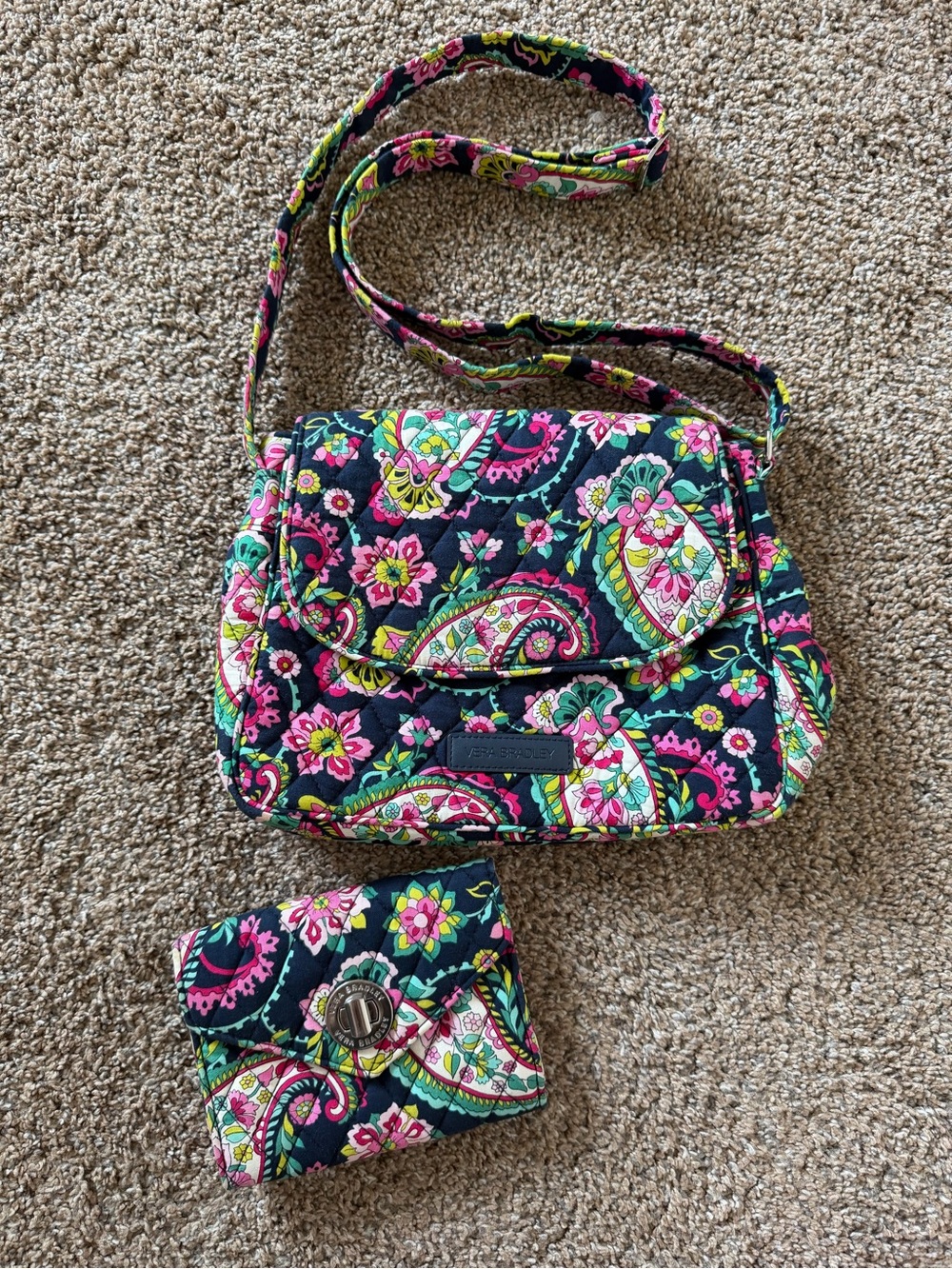 VERA BRADLEY Crossbody Purse Saddle Flap & Smartphone Wristlet in Petal Paisley